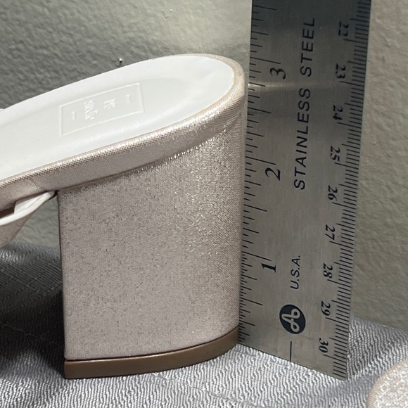 Prom or wedding sandal size 7 - Picture 4 of 6